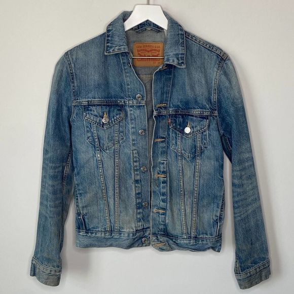 Levi's Jackets & Blazers - Levi's Jean Jacket - Women's Size XS